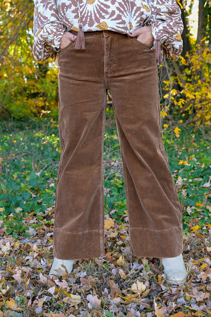 Risen Crop Wide Corduroy Jeans