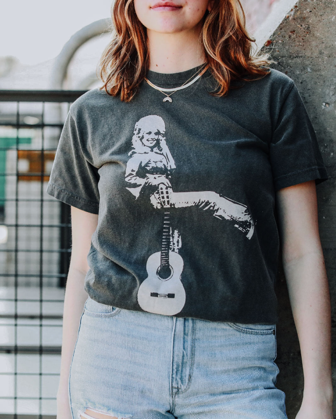 Hey Dolly Graphic Tee