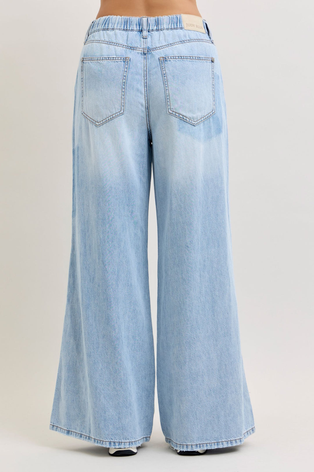Judy Blue Featherweight Baggy Jeans