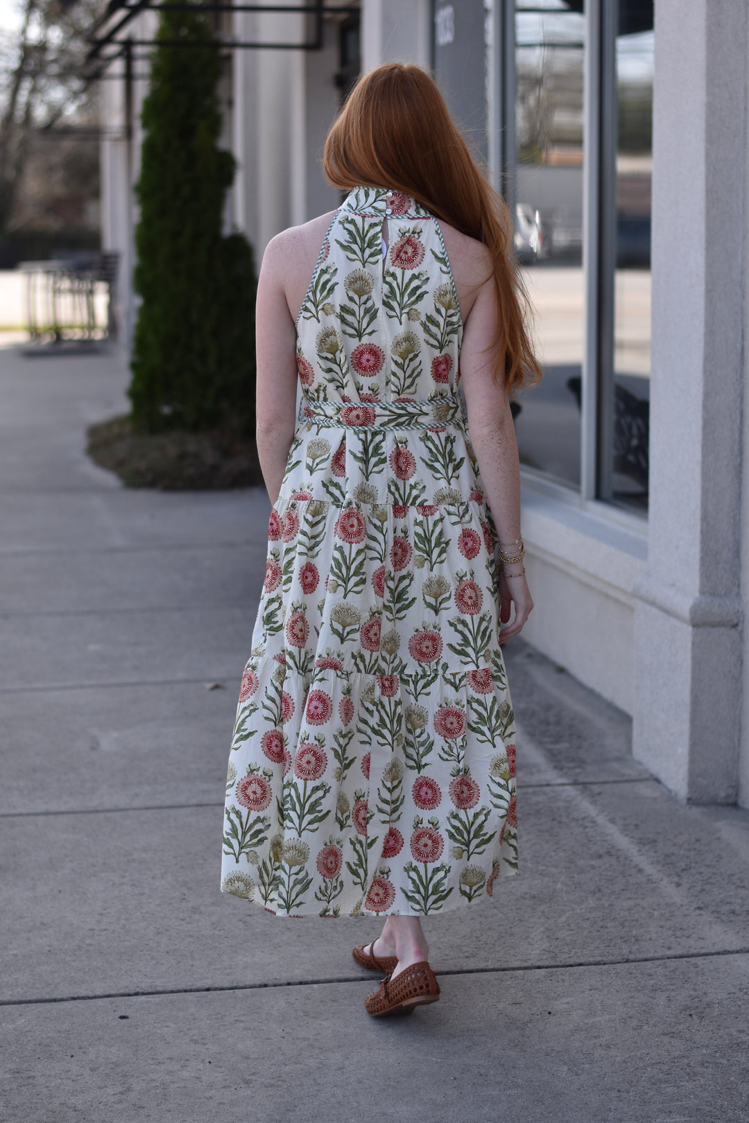 Entro Sleeveless Floral Maxi Dress