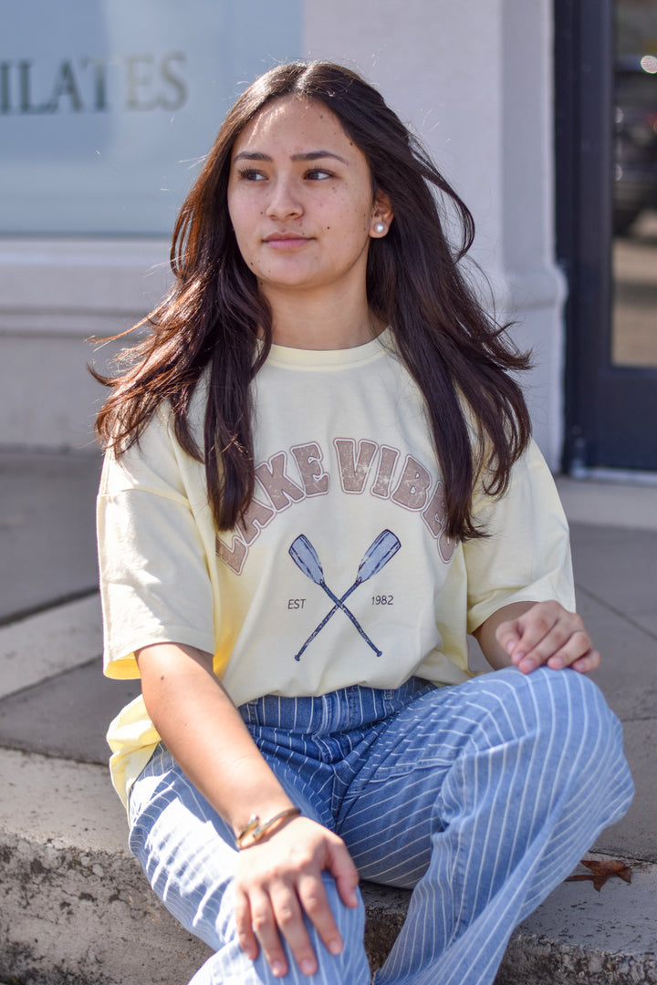 Lake Vibes Oversided Tee