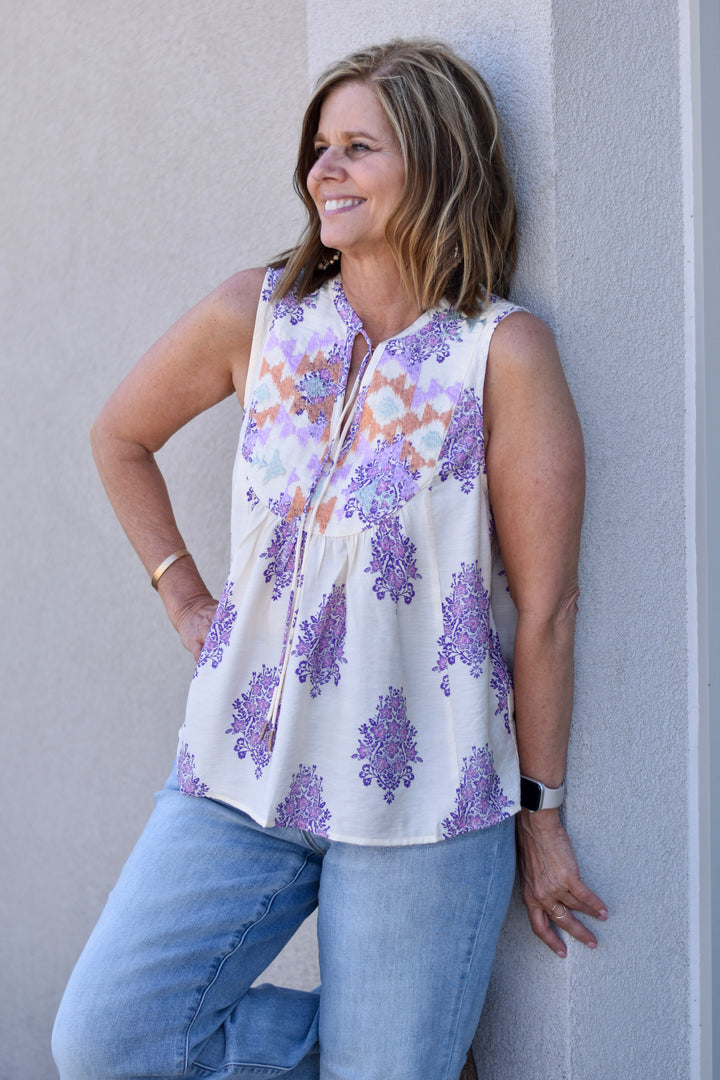 Embroidery Sleeveless Top