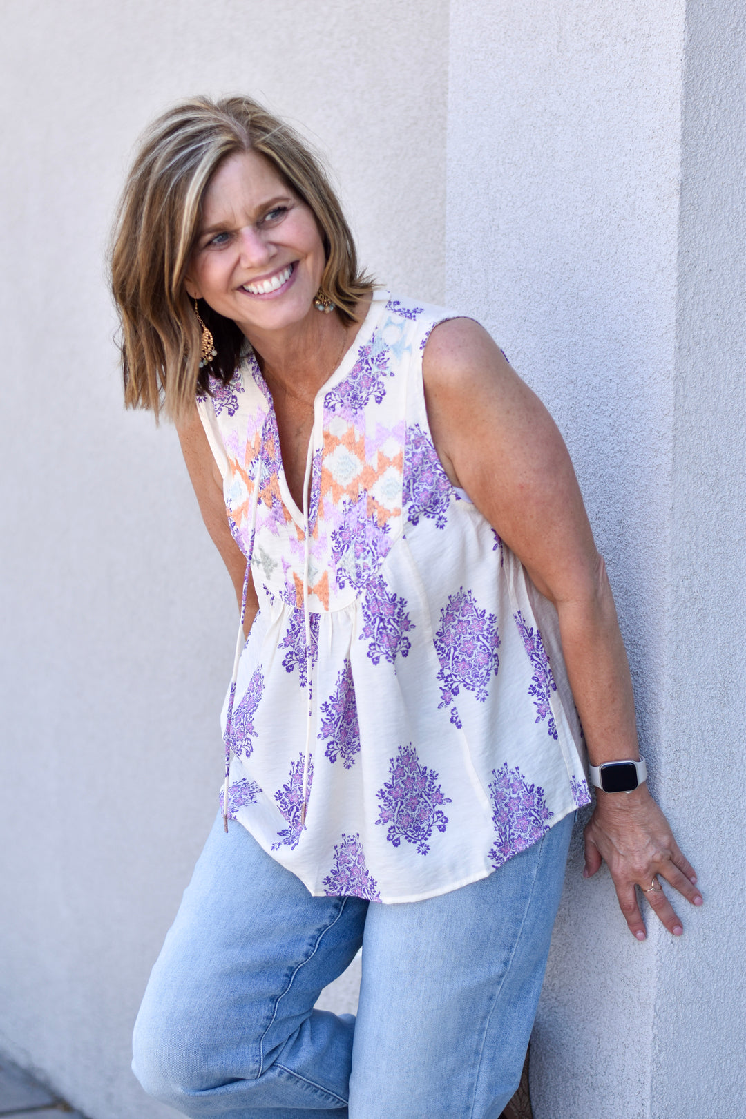 Embroidery Sleeveless Top