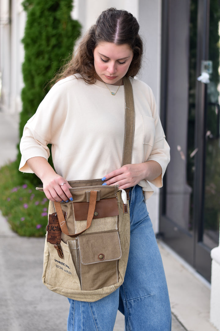 Nomad Way Messenger Bag