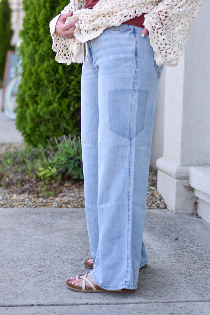Judy Blue Featherweight Baggy Jeans