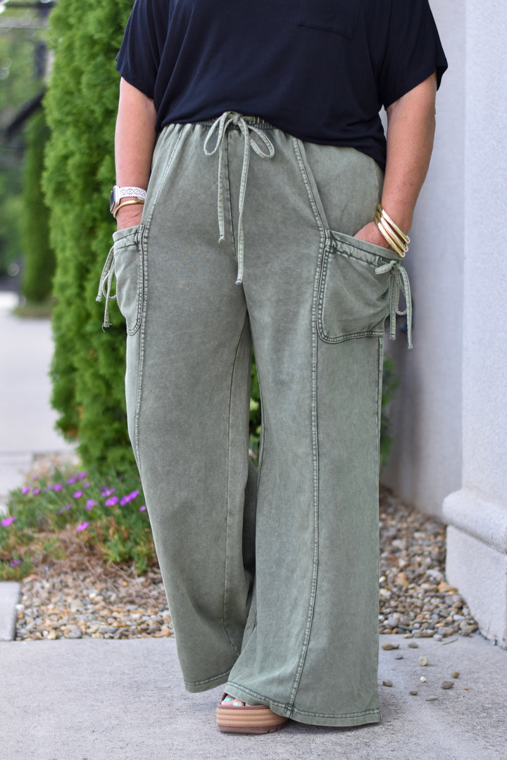 Easel Mineral Washed Cargo Knit Pants