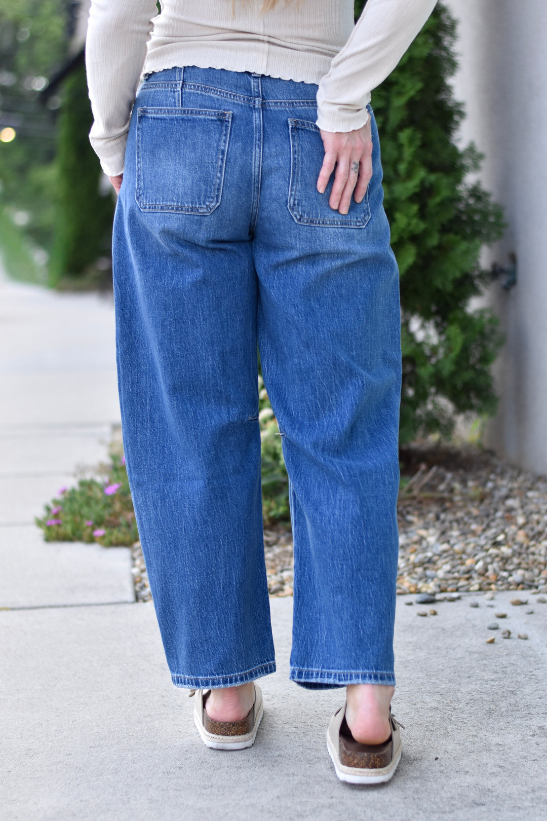 Vervet Sidekick Barrel Jeans