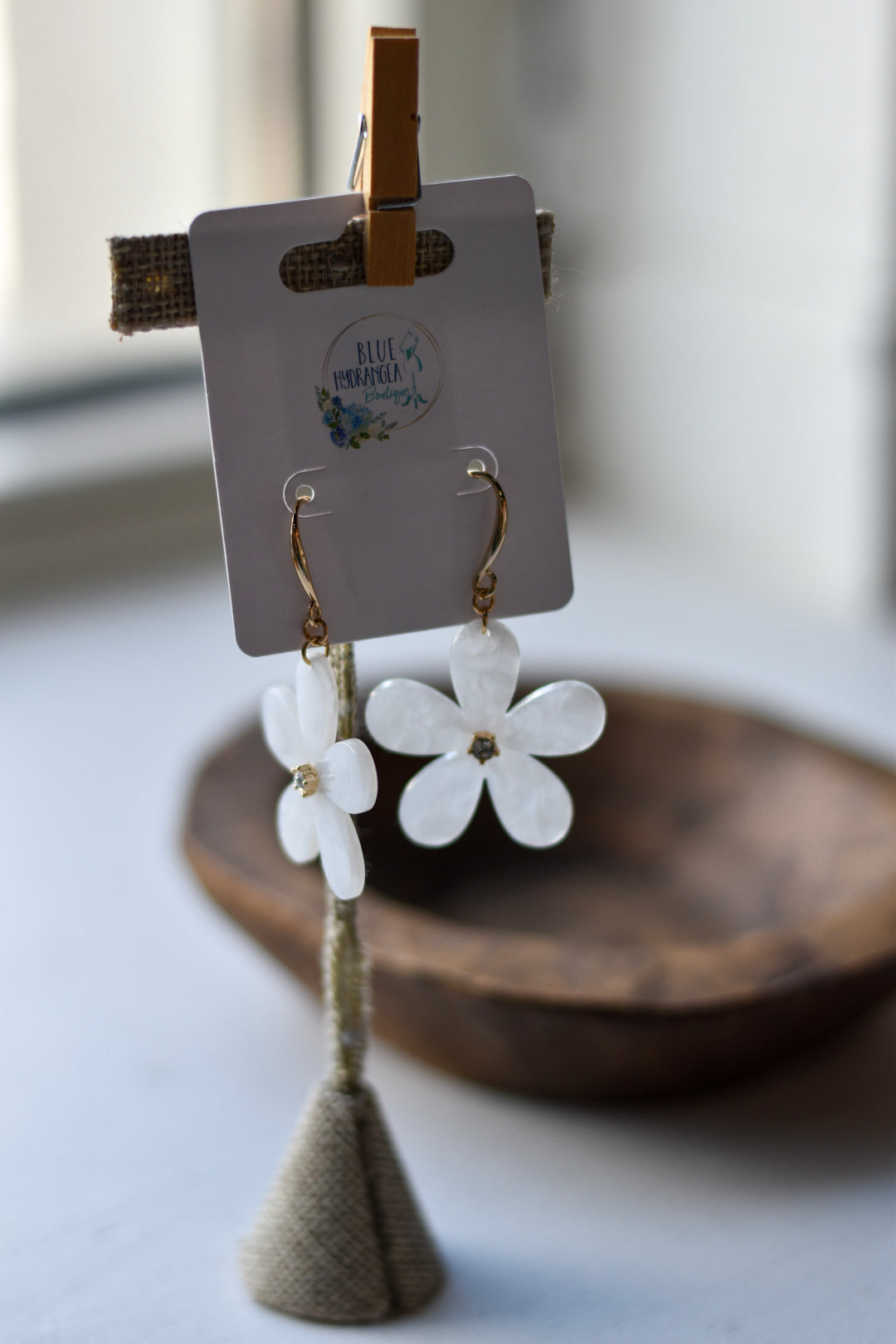 Daisy Bloom Resin Earrings