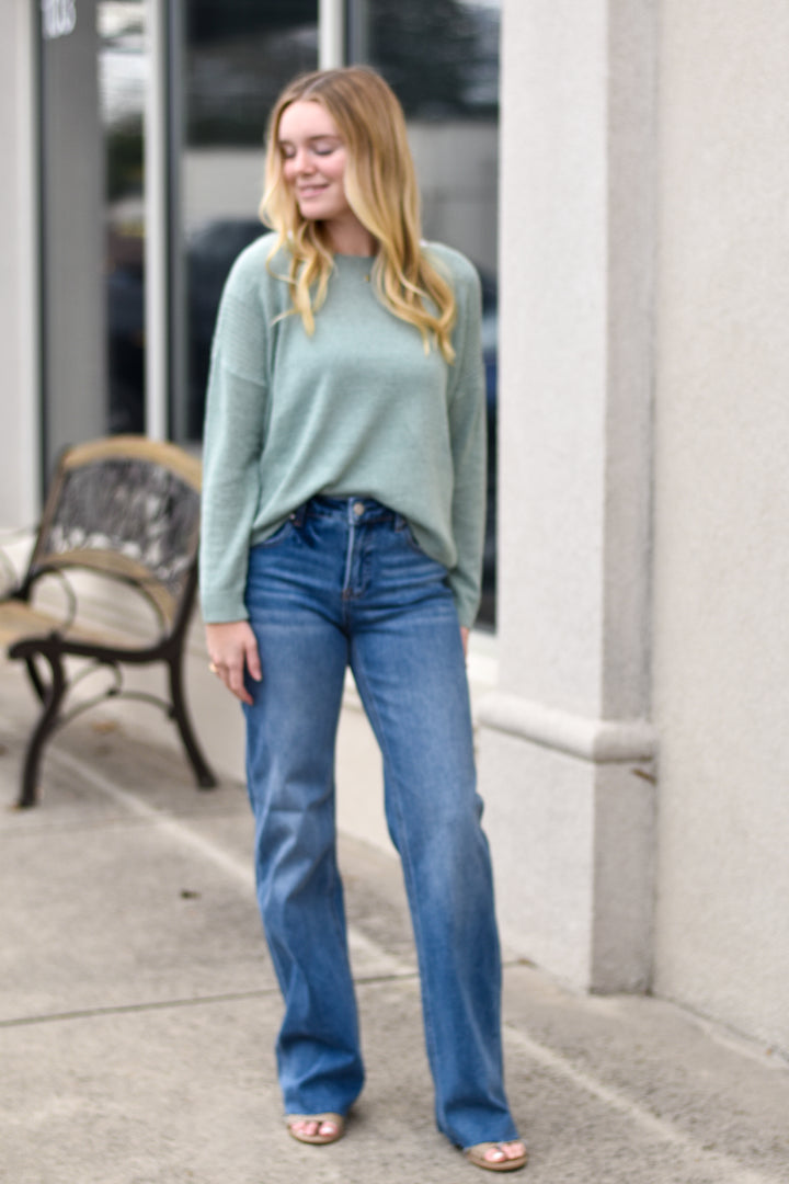 Risen Shape & Move Straight Jeans