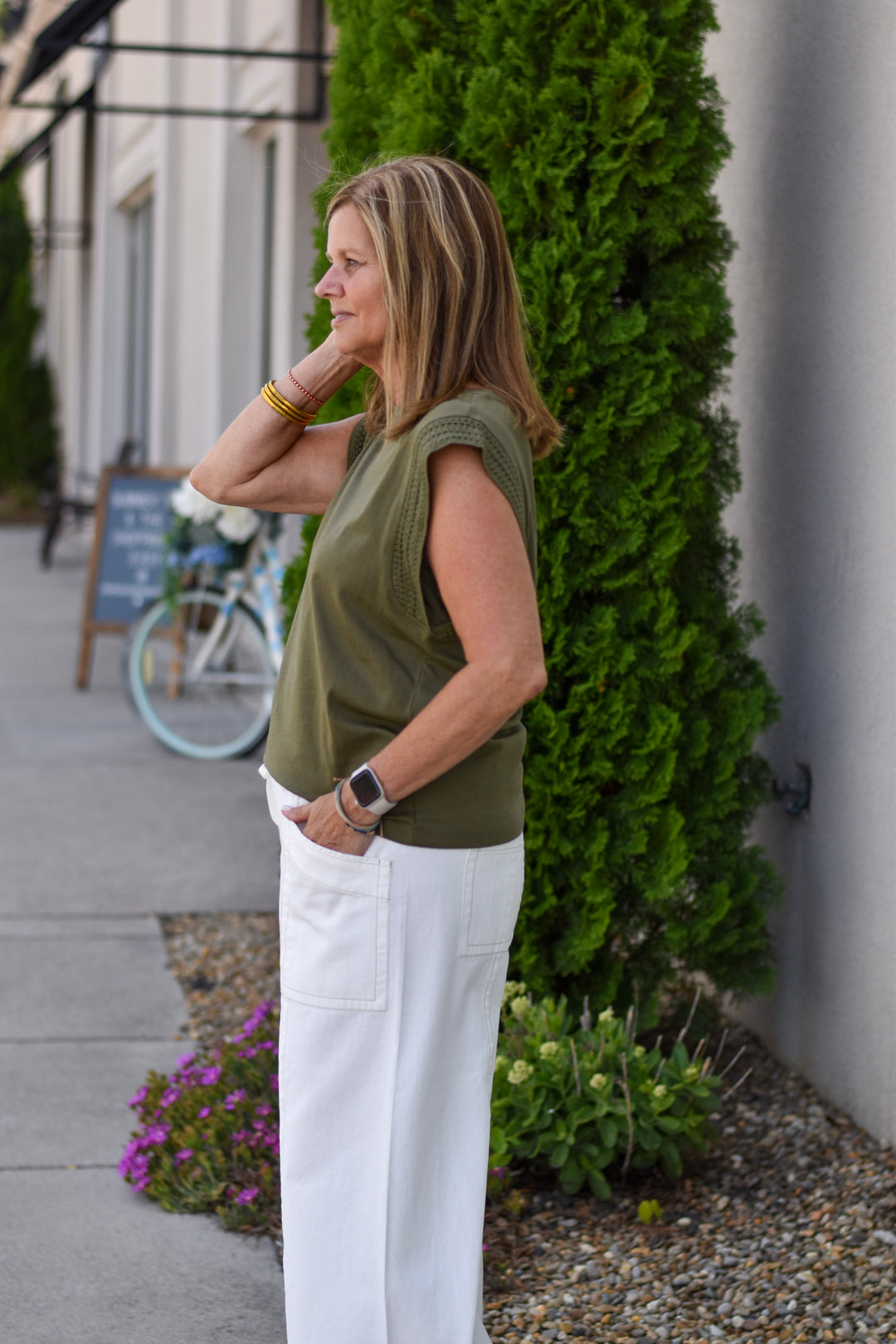 Delicate Detail Trim Sleeveless op