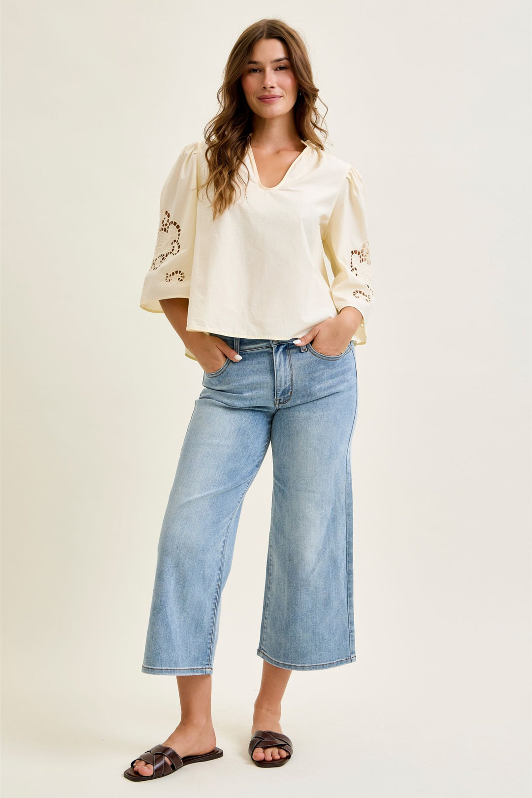 Judy Blue Easygoing Mid-Rise Crop Jeans